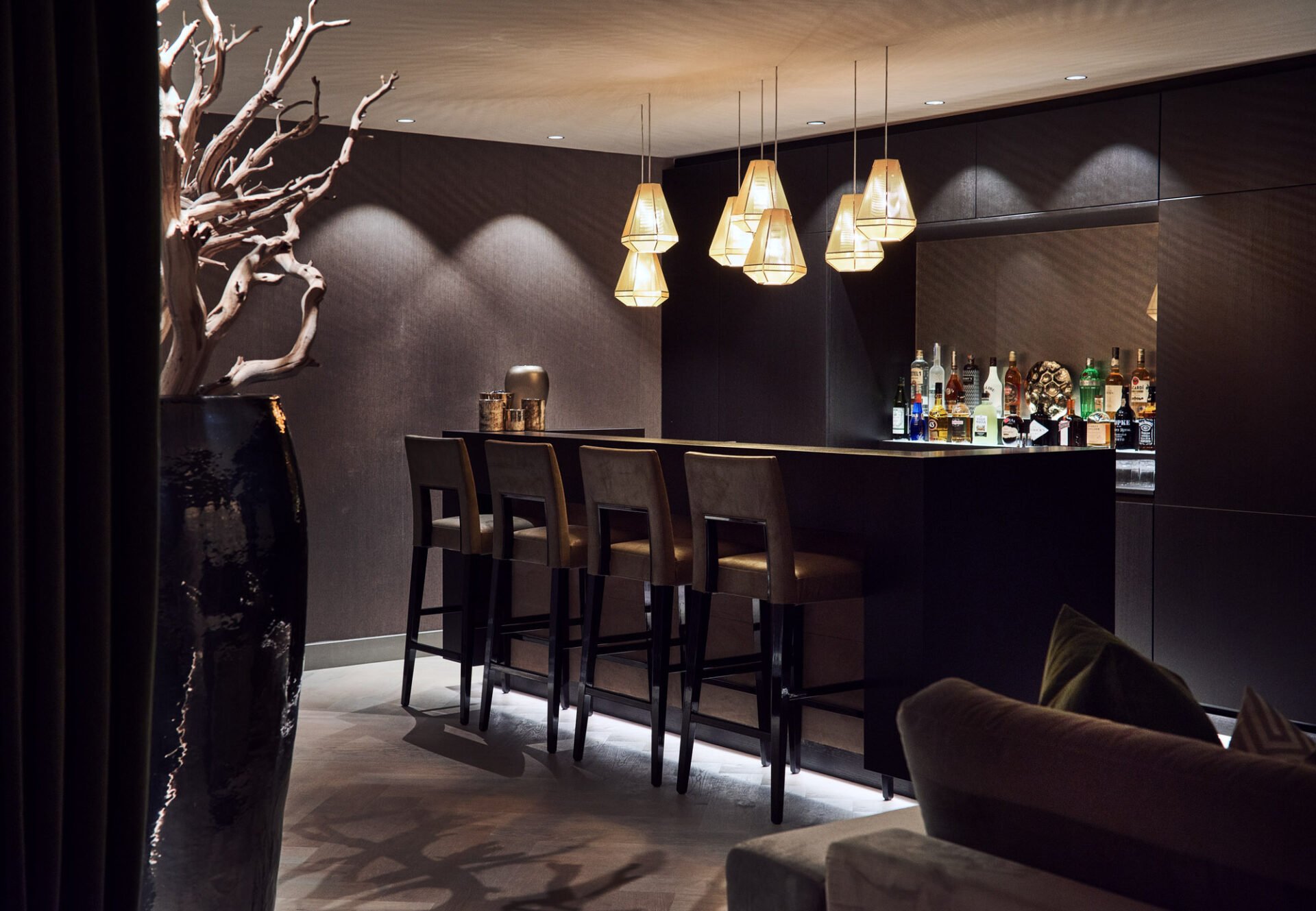 interior design bar dark large vase