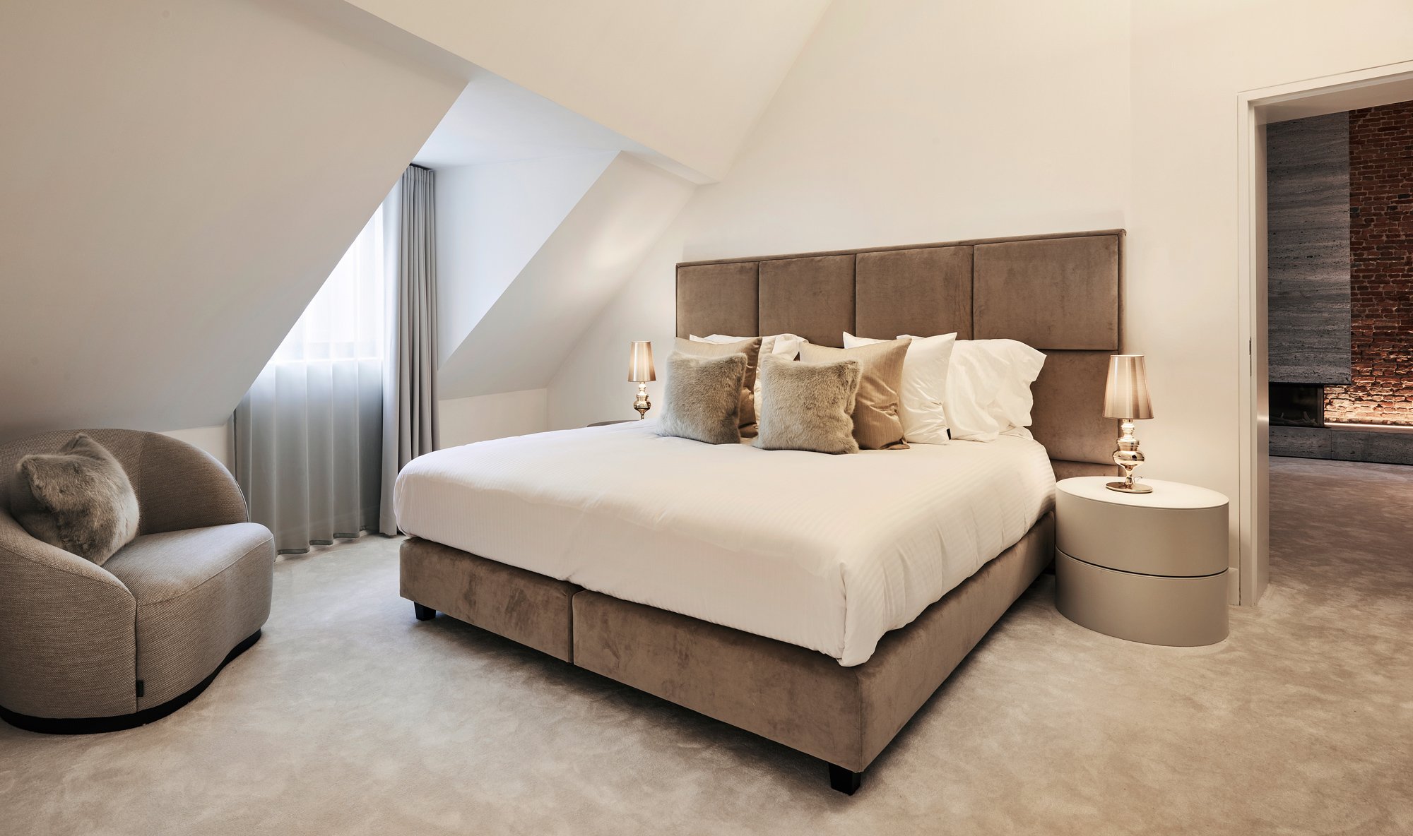 interior design beige bedroom fur pillow